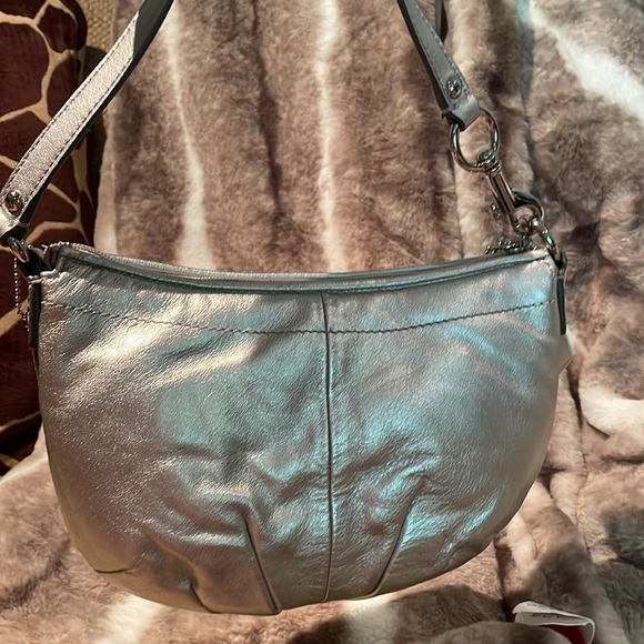 NWT Coach Silver Pleated Leather Top Handle Bag rv$148 f45548 - Picture 2 of 9